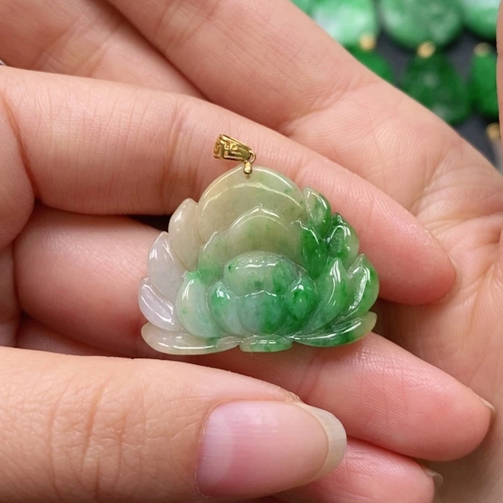 翡翠颈饰未镶嵌吊坠