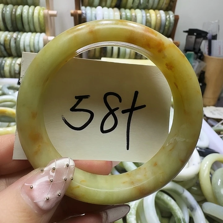 透闪石-蛇纹石玉未镶嵌手镯