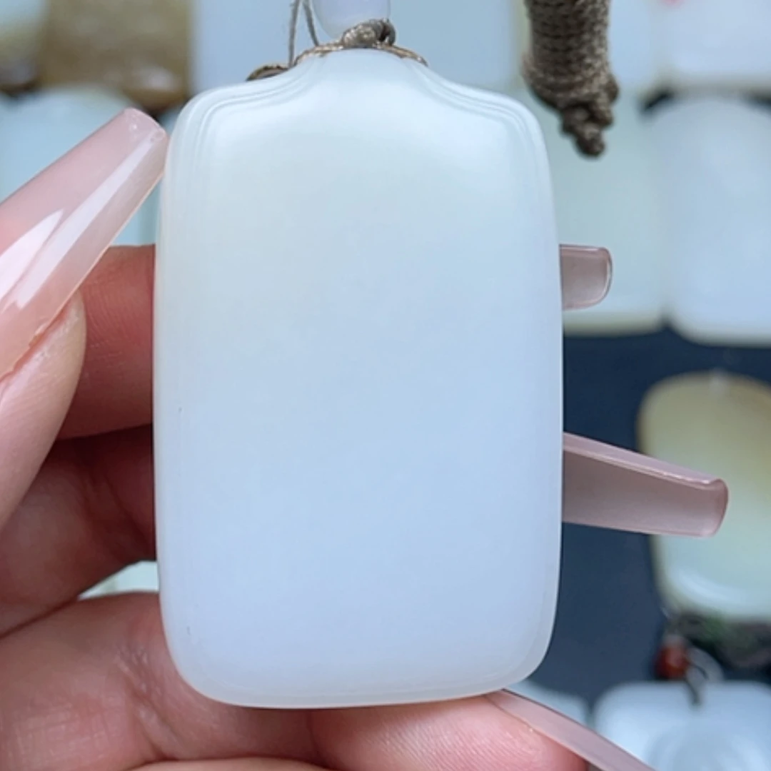 【闪购商品】颈饰未镶嵌和田玉