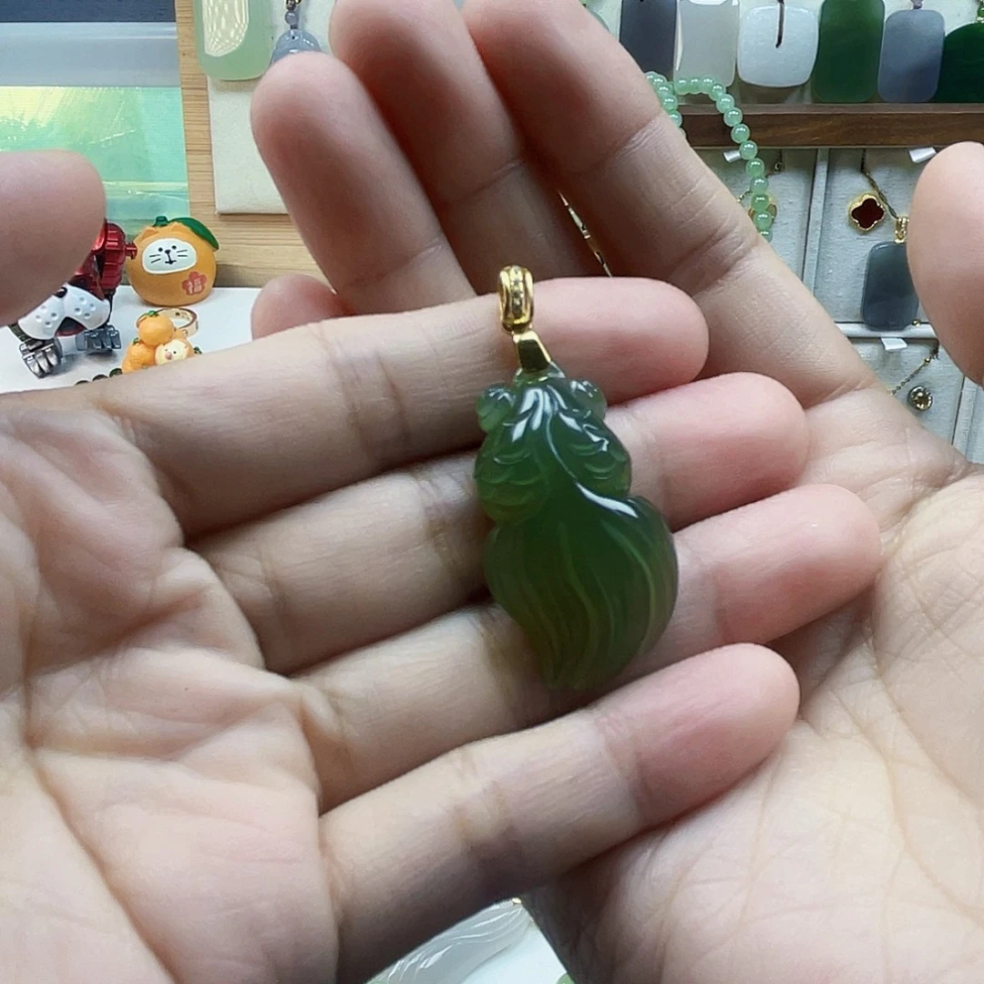 媛***妈和田玉未镶嵌吊坠(不含链)