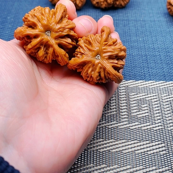 风***﹍文玩核桃吊坠三棱