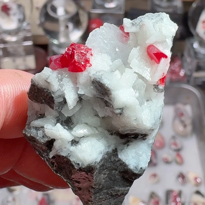 天然辰砂朱砂原，