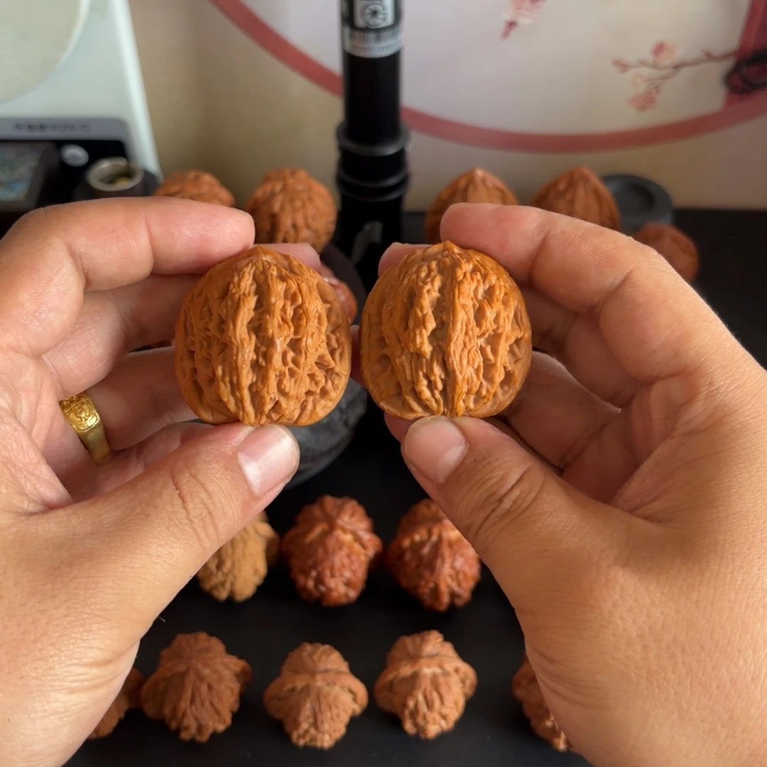 文玩核桃吊坠堂上虎头