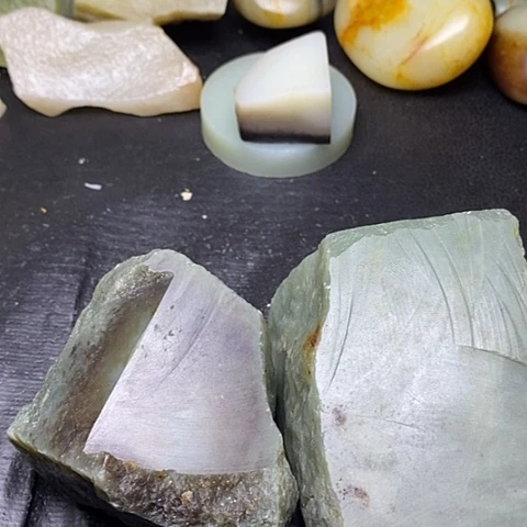 未镶嵌和田玉摆件