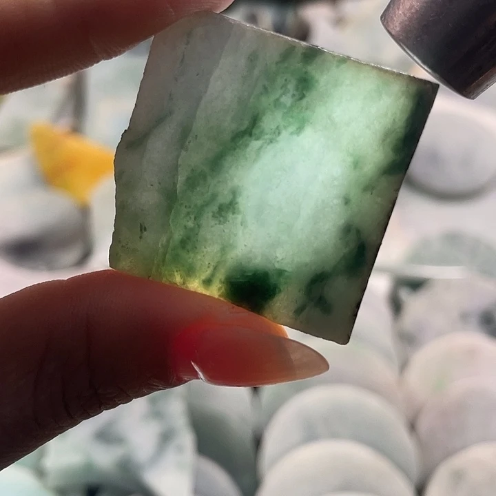 颈饰未镶嵌翡翠1