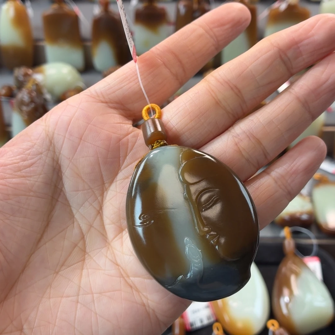 和田玉（糖玉）未镶嵌颈饰