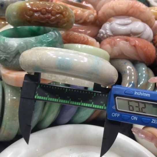 未镶嵌石英质玉珠宝半成品46
