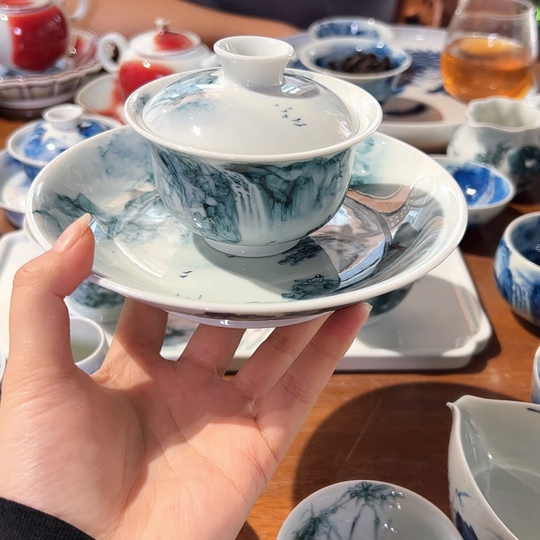 西***烛青花手绘山水盖碗