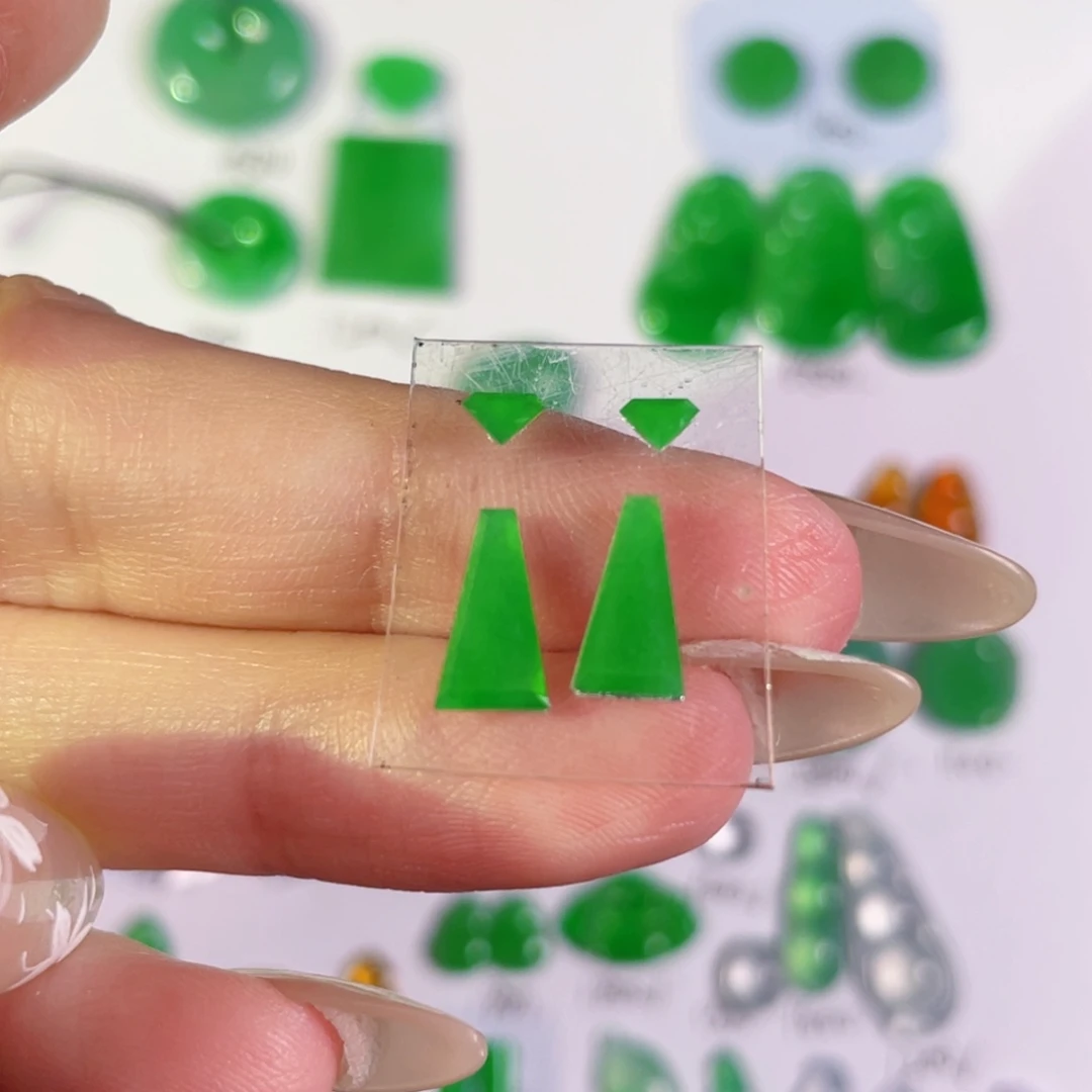 翡翠未镶嵌颈饰裸石