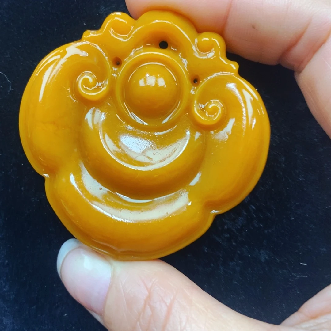 未镶嵌石英质玉（黄龙玉）颈饰