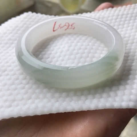 石英质玉（金丝玉）未镶嵌手镯加工定制