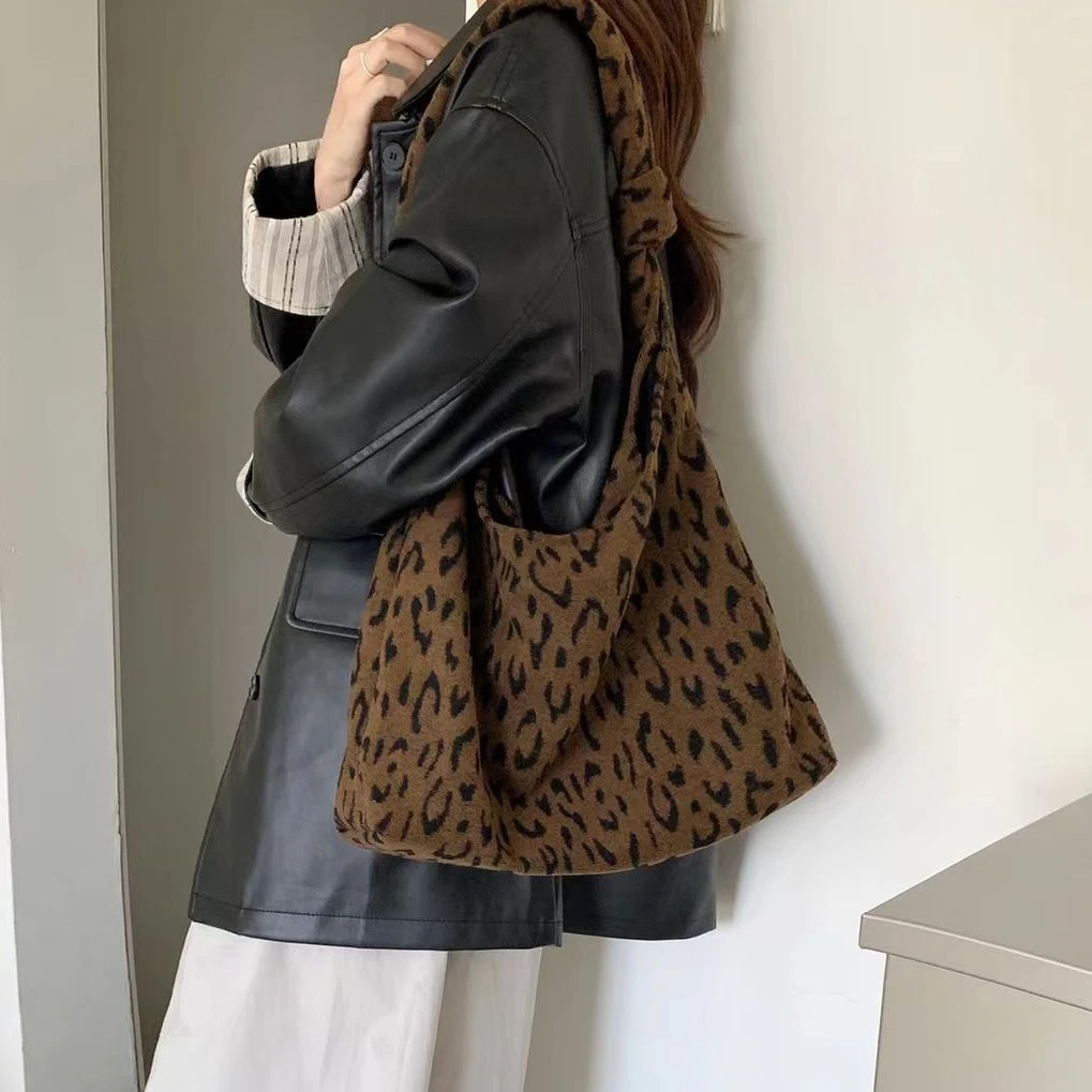 竹笋喵喵 复古洋气绒面豹纹托特包女2025新秋冬大容量慵懒单肩包