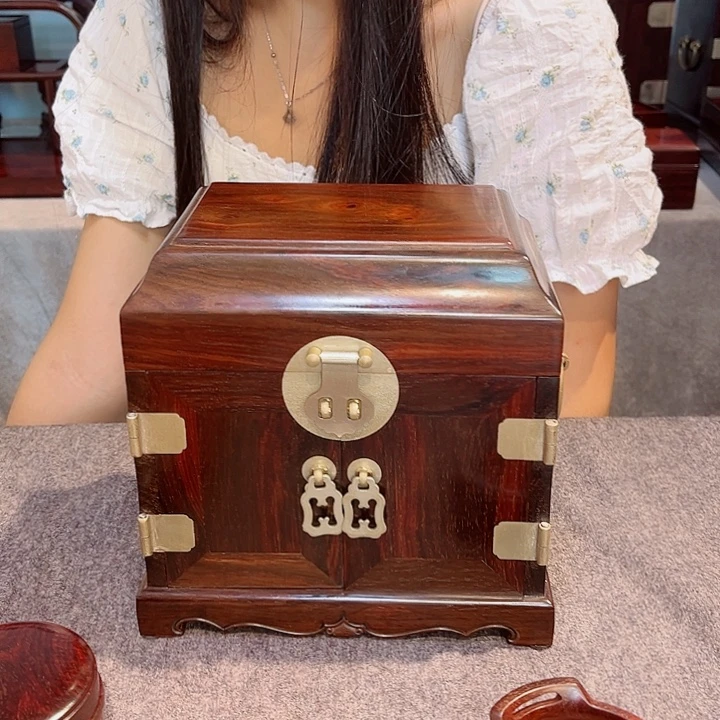 交趾黄檀（大红酸枝）
