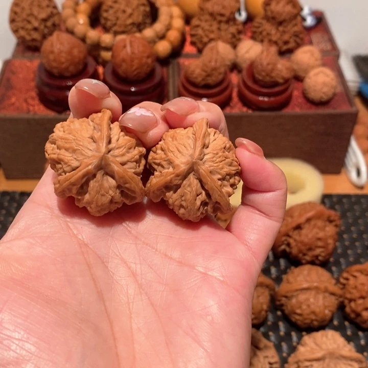 5****文玩核桃吊坠三棱