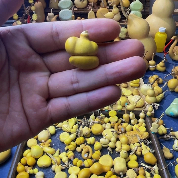 美**～，聊咯某路口卡啊