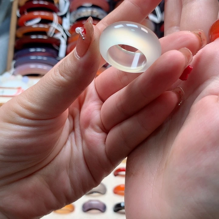 玛瑙/玉髓手链未镶嵌L****Y