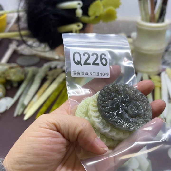 蛇纹石玉发饰合金小*露