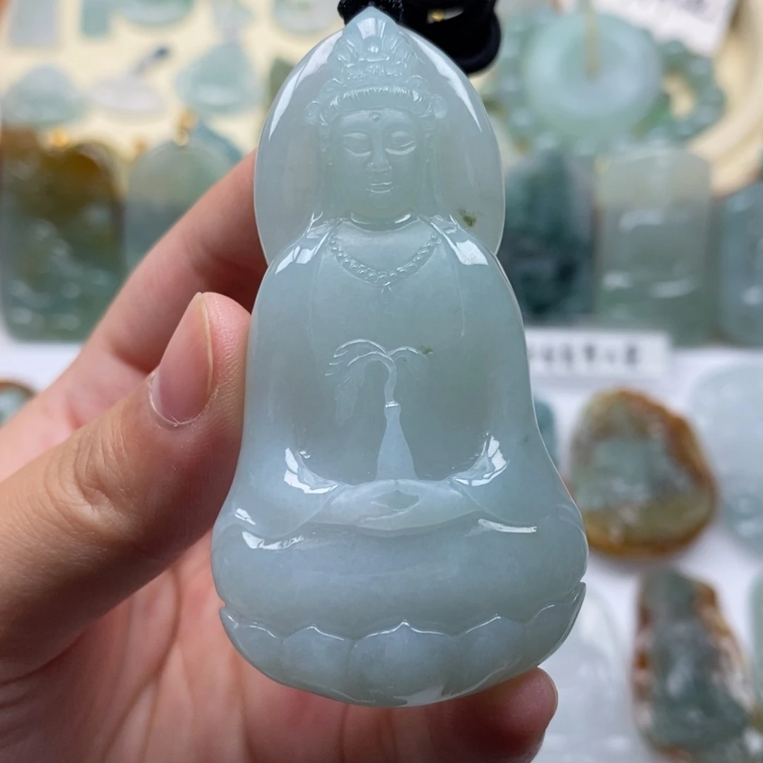 翡翠未镶嵌颈饰素衣