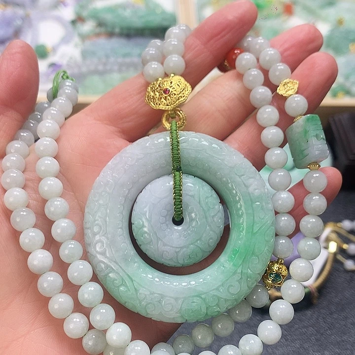 翡翠颈饰未镶嵌吊坠