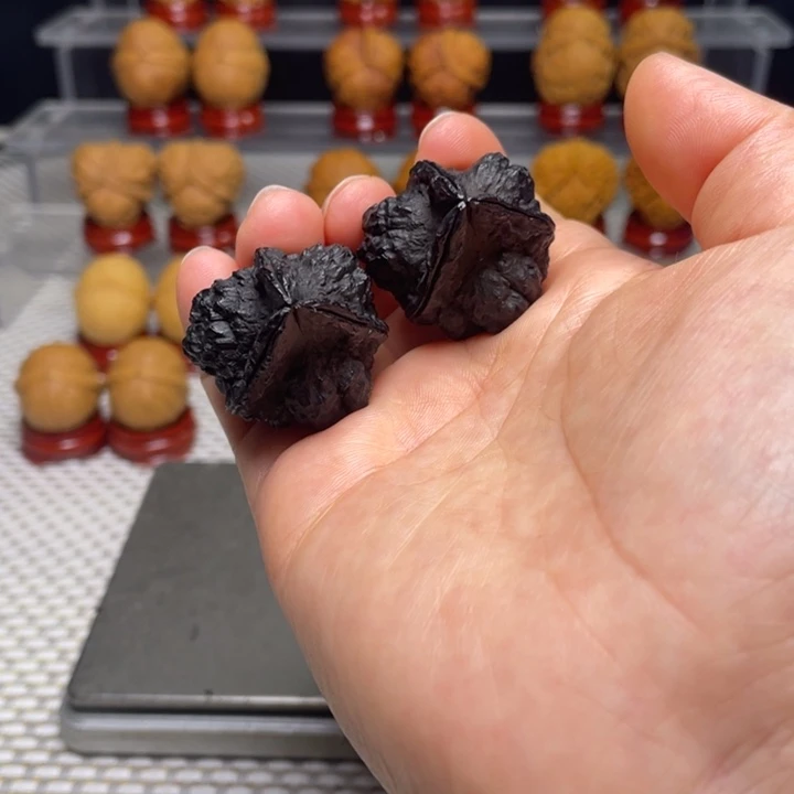 文玩核桃把件29金蟾塔三棱