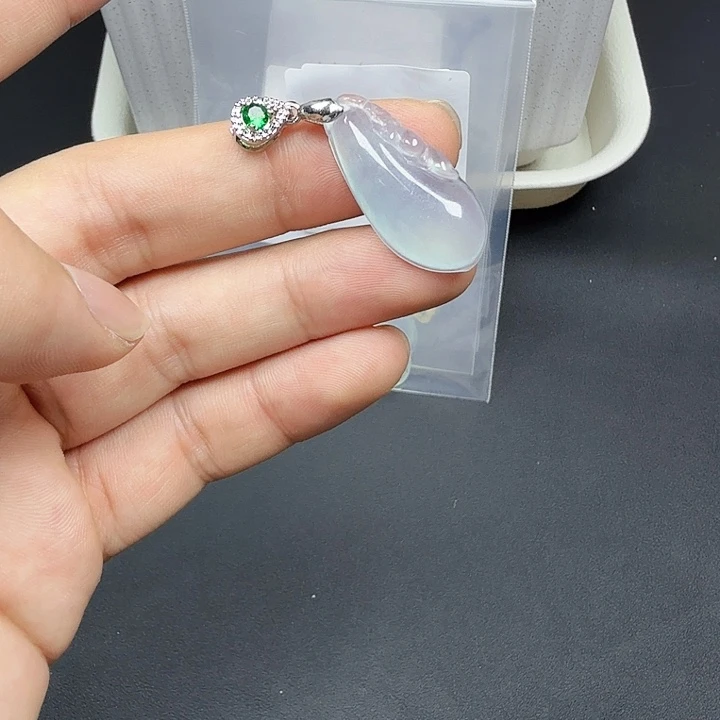 翡翠未镶嵌颈饰48