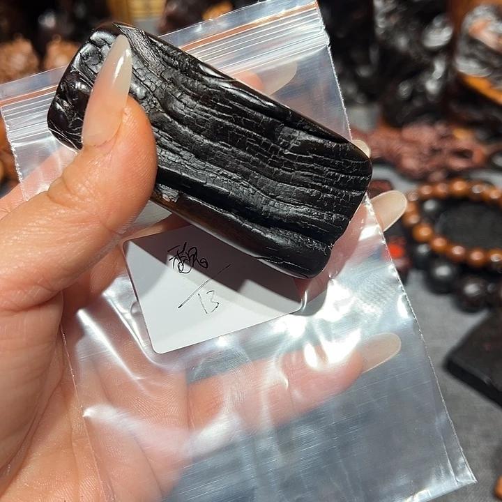 魏***福香榧木雷击木雷击木