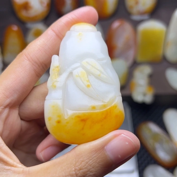 和田玉未镶嵌颈饰