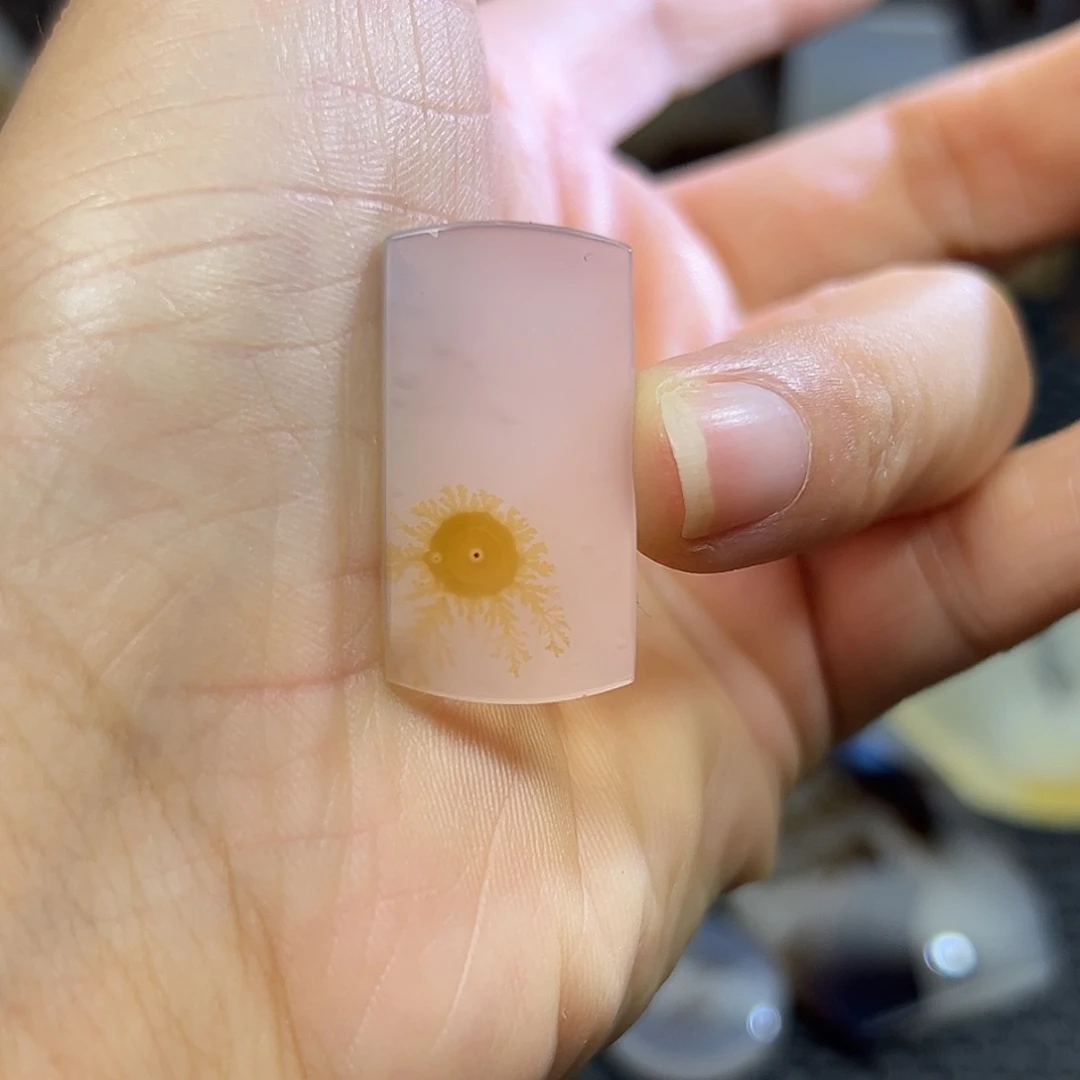 玛瑙/玉髓未镶嵌珠宝半成品