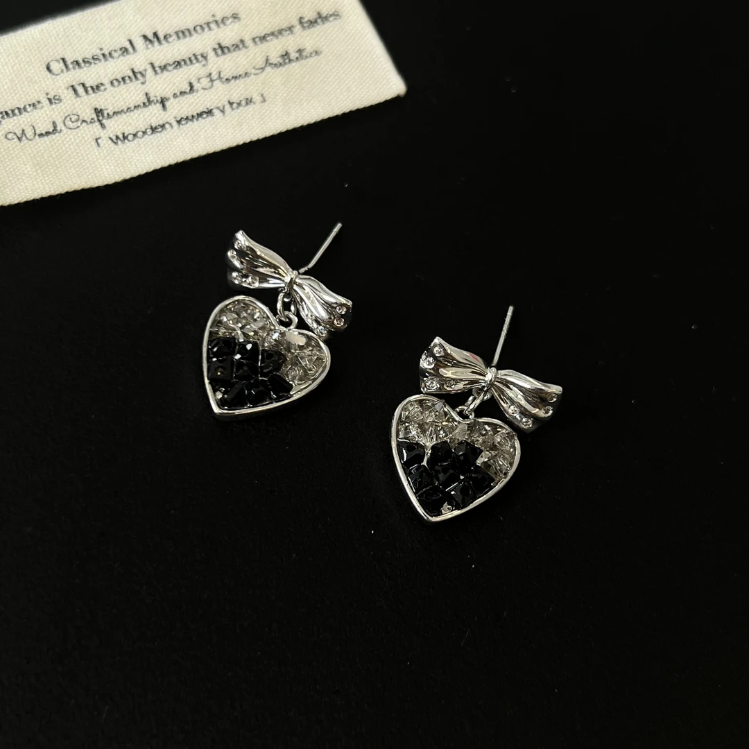 铜合金耳饰 法式高级感蝴蝶渐变黑晶晶耳环2680