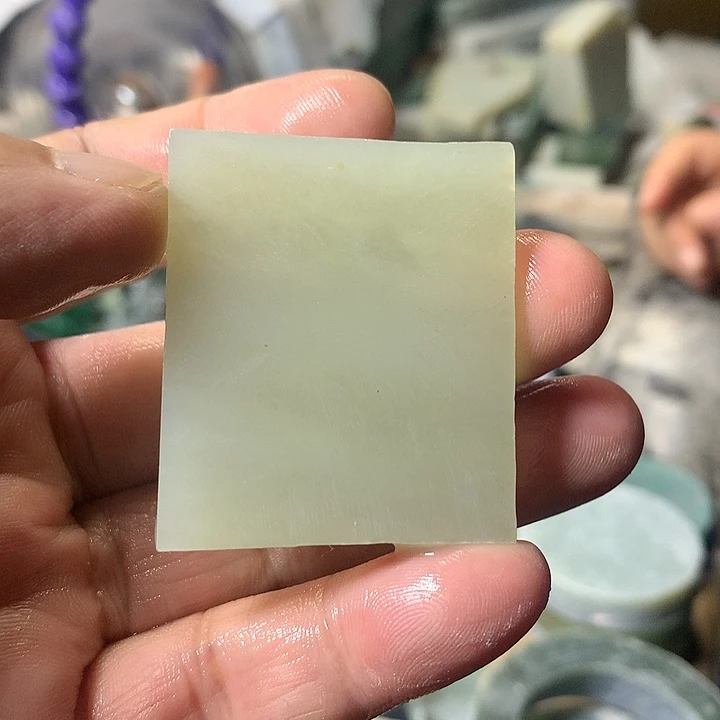 颈饰未镶嵌和田玉(糖玉)