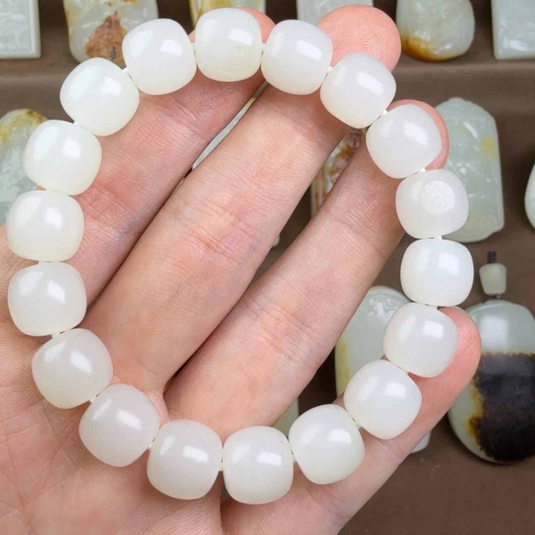 好***钏和田玉未镶嵌挂件