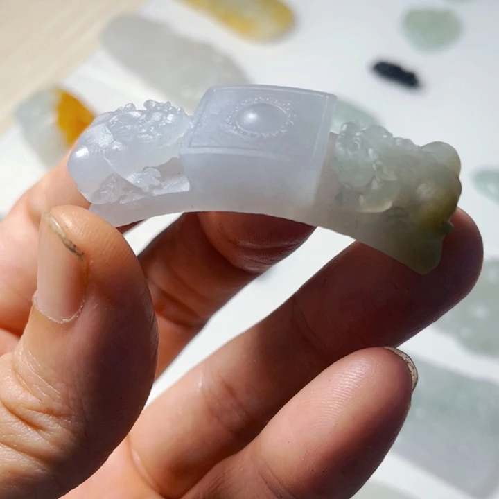 翡翠未镶嵌颈饰貔貅手牌