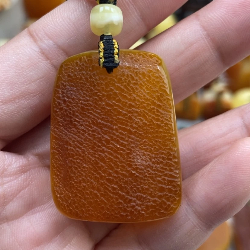 【闪购商品】琥珀颈饰未镶嵌