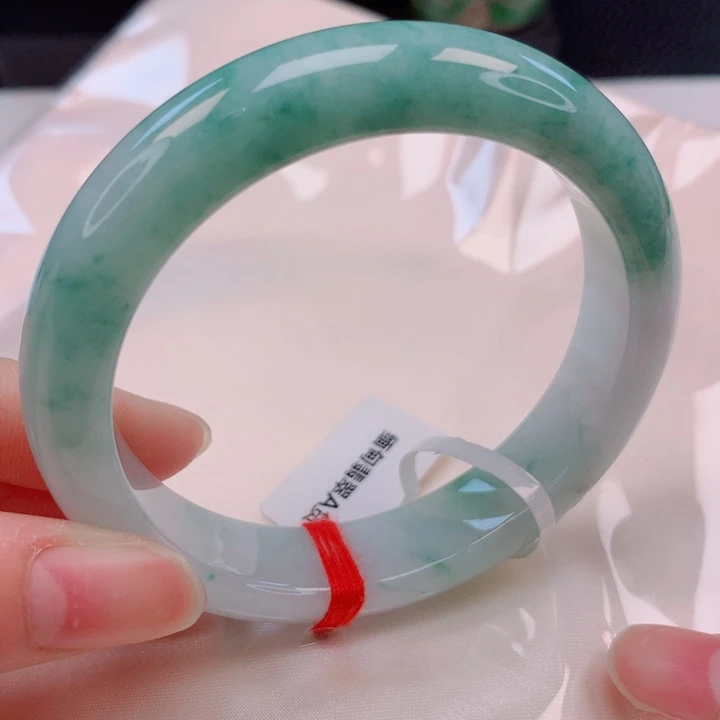 翡翠未镶嵌手镯55圈