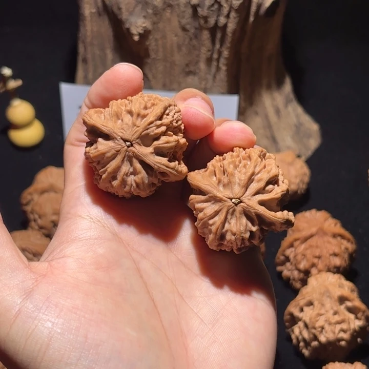 伯***有吊坠文玩核桃鸡心9号