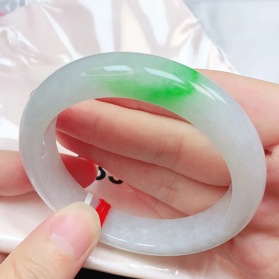 翡翠未镶嵌手镯抖音133