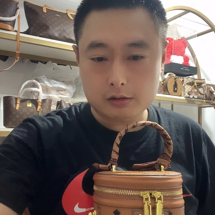 蚕丝山羊皮（革）羊剖层皮革