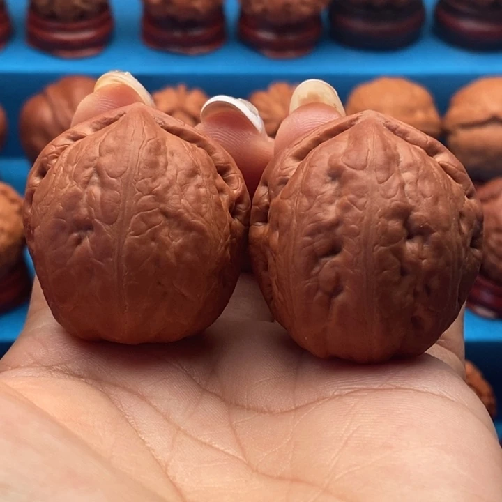 核桃精品文玩核桃手捻虎头王