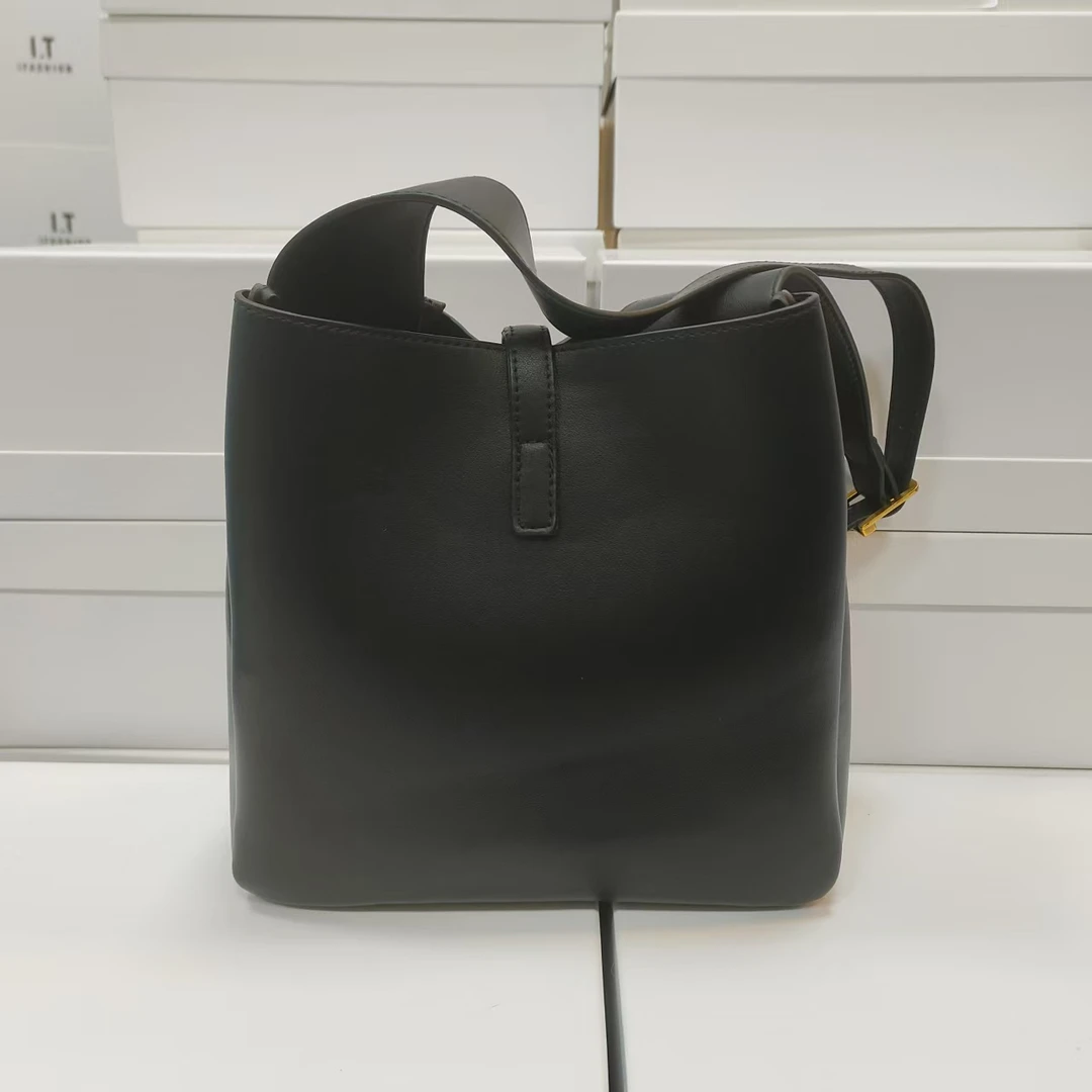 挂钩方形单根托特包水桶包单肩包单肩通勤古风朋克风