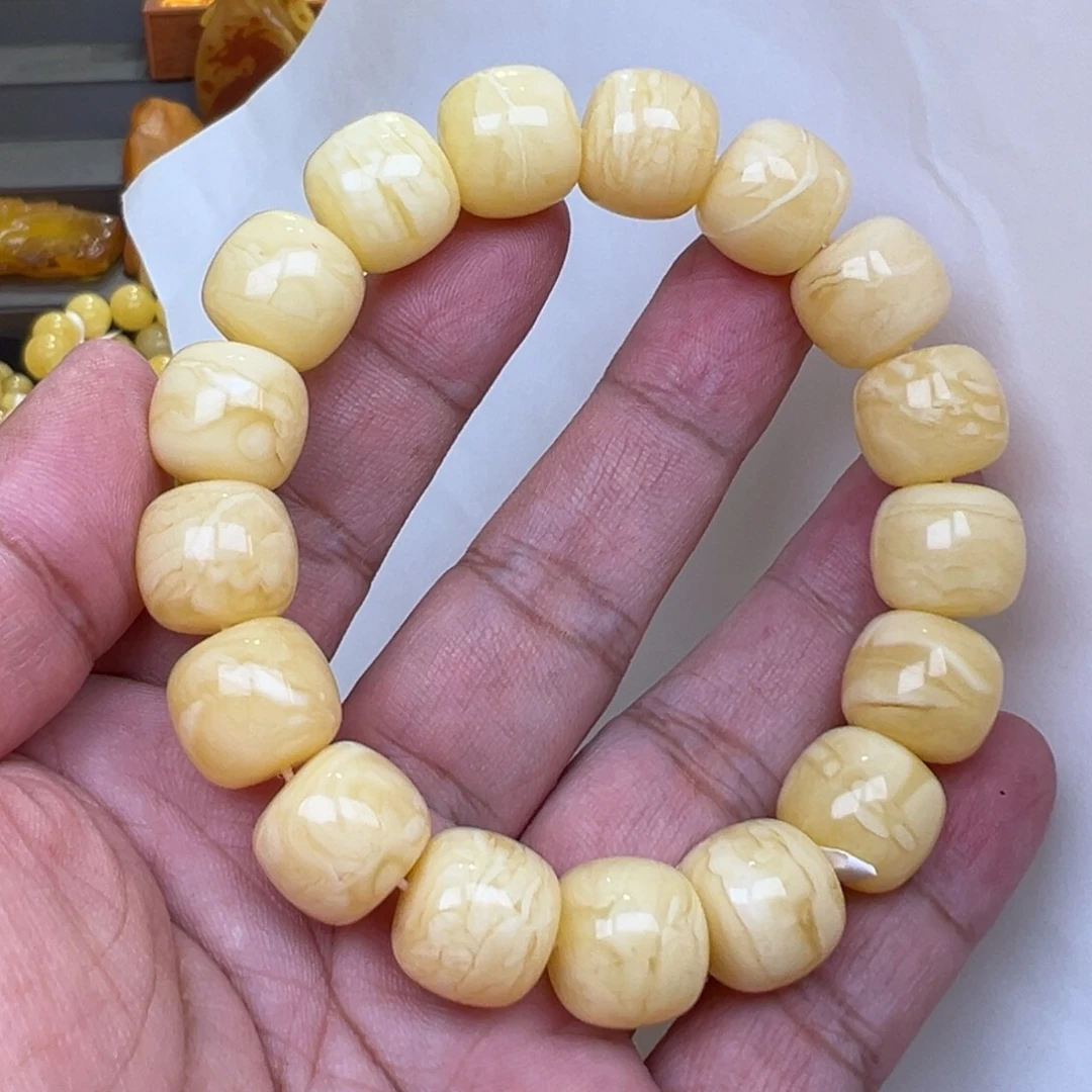 蜜蜡未镶嵌珠宝奇石14加31.52克