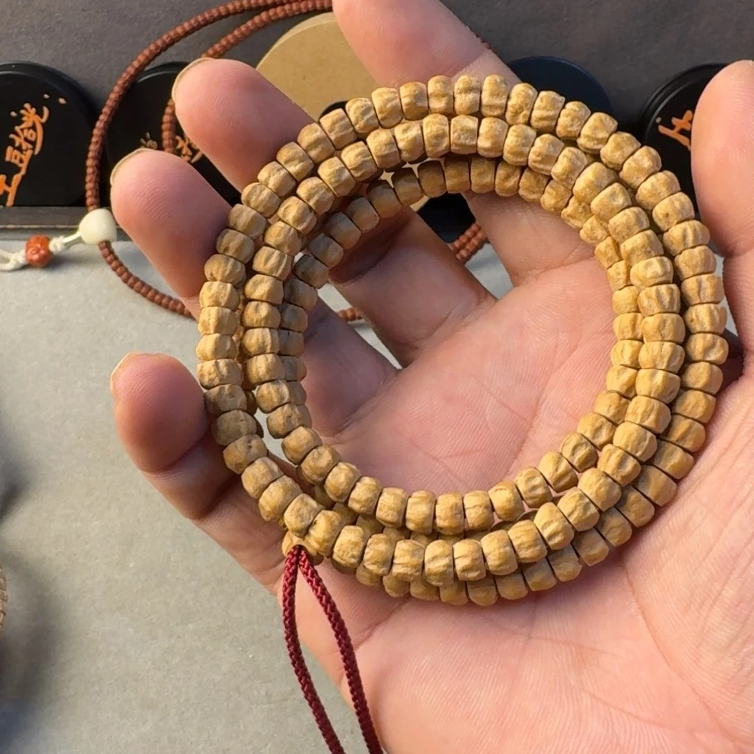 陈***.吊坠柏香籽/百香籽