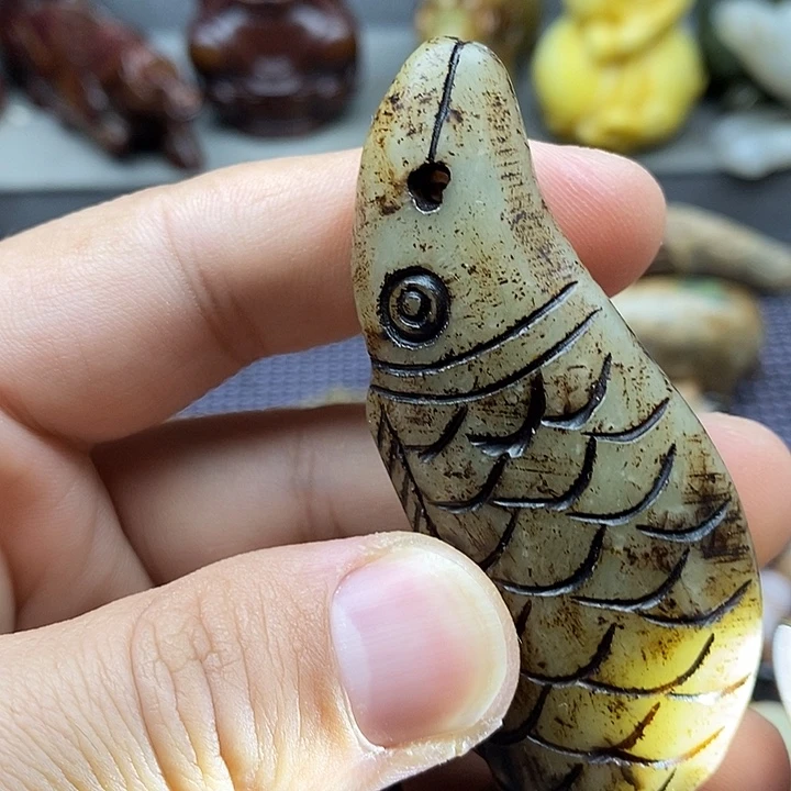 未镶嵌蛇纹石玉颈饰