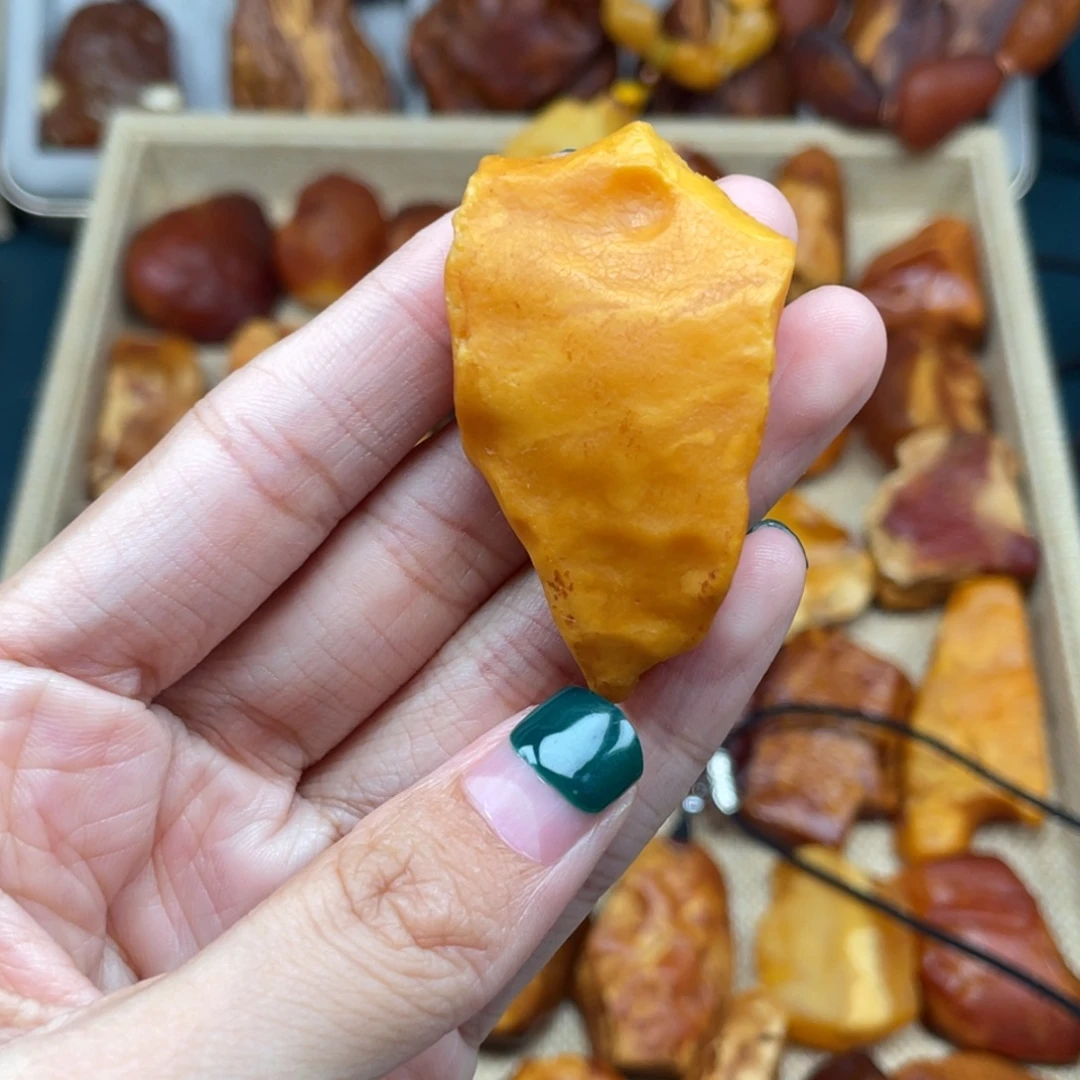 琥珀未镶嵌珠宝奇石