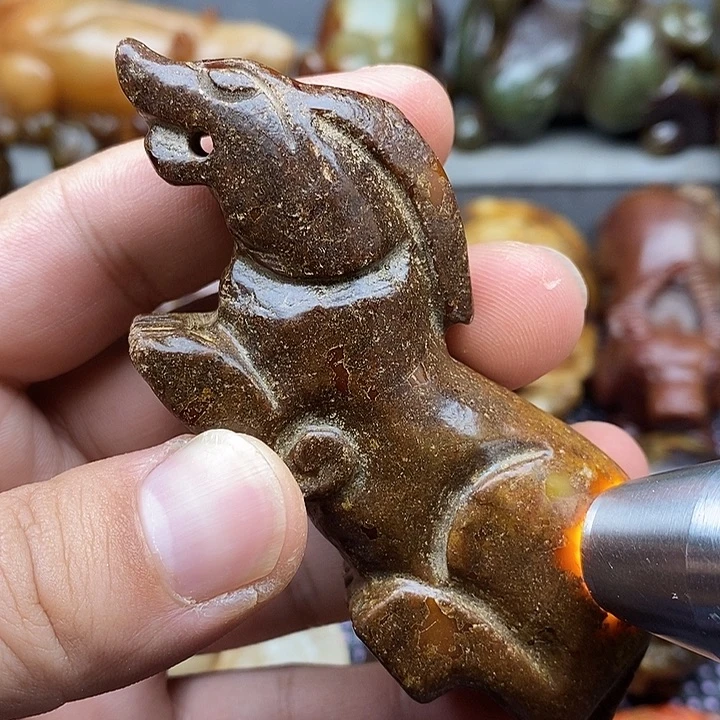 未镶嵌蛇纹石玉颈饰