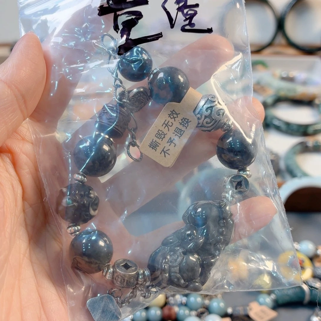 童***潼翡翠未镶嵌颈饰手串