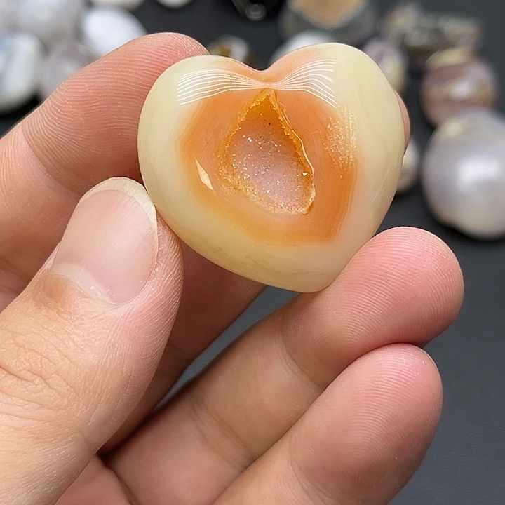玛瑙/玉髓未镶嵌珠宝奇石