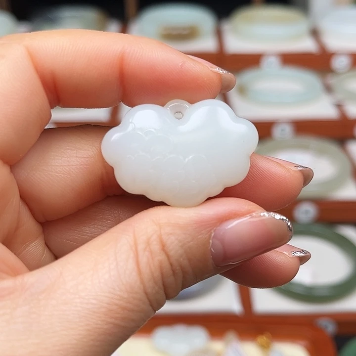 和田玉吊坠(赠链)未镶嵌