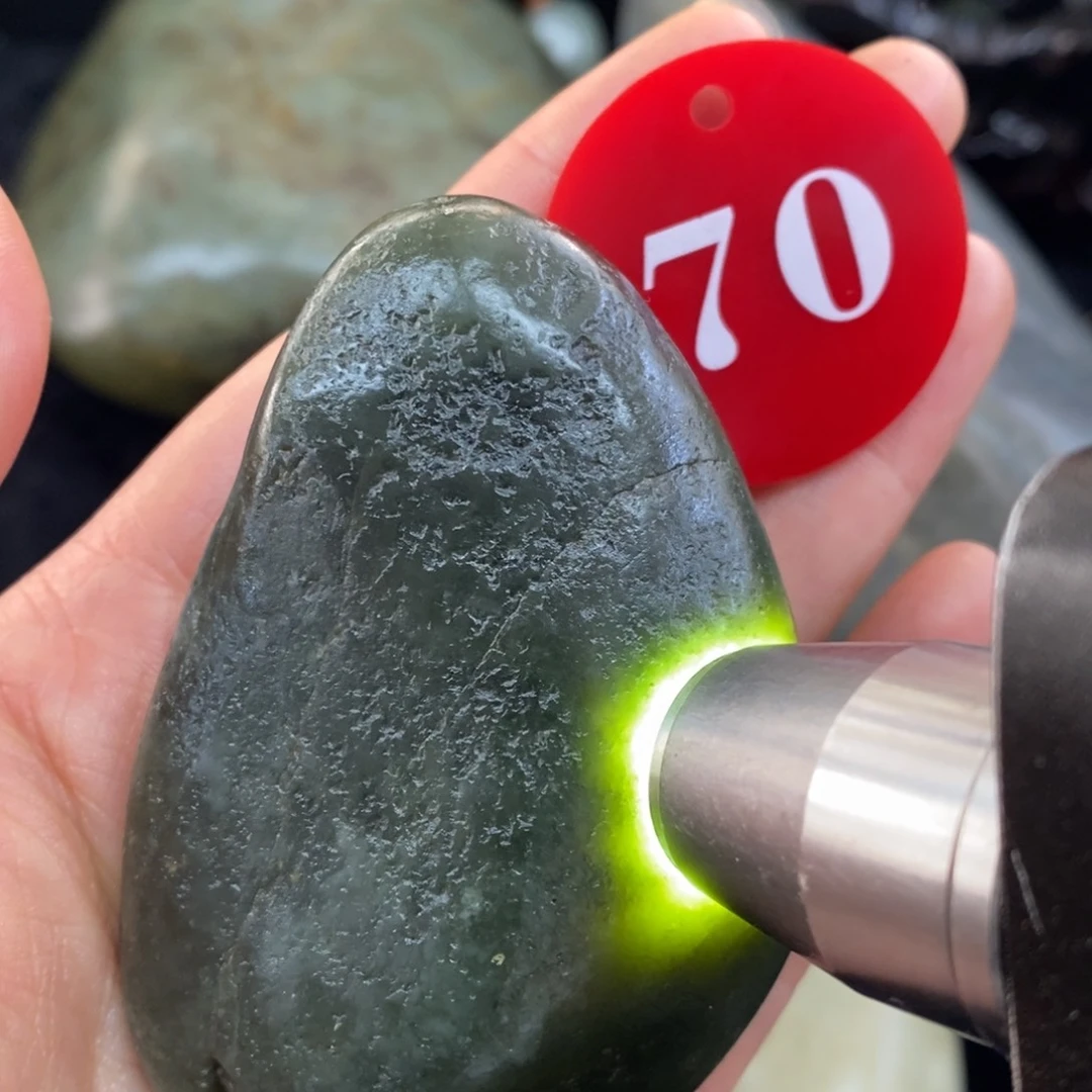 未镶嵌和田玉挂件