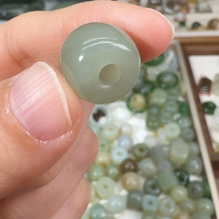 和田玉（糖玉）未镶嵌颈饰124