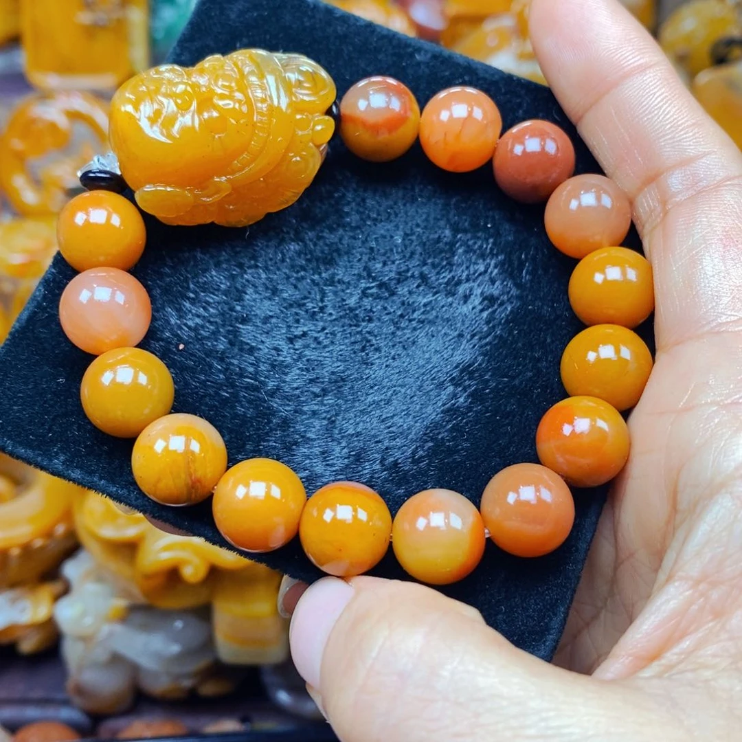 未镶嵌石英质玉（黄龙玉）颈饰
